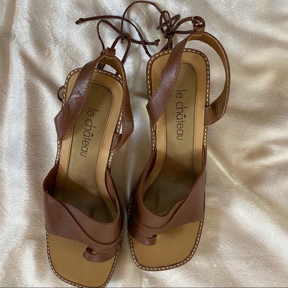 $15.00 
Le Chateau Boho Vintage Sandals - Picture 2 of 12